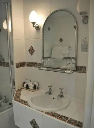 Classic Büyük Yataklı Tek Kişilik Oda