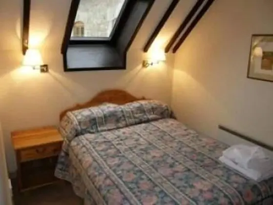 Kır Evi, Banyolu/Duşlu (Sittaford Tor )