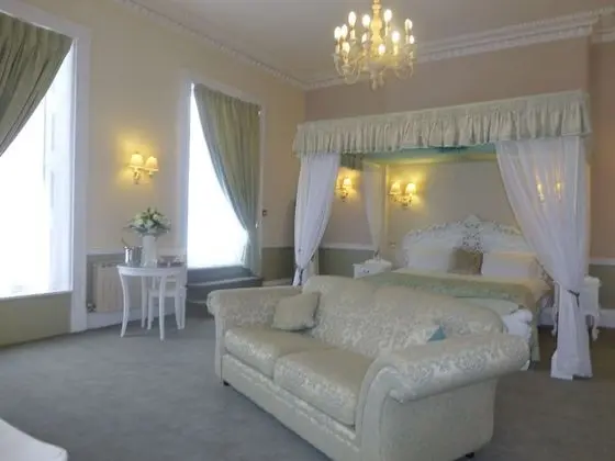 Manor House Four Poster Room
