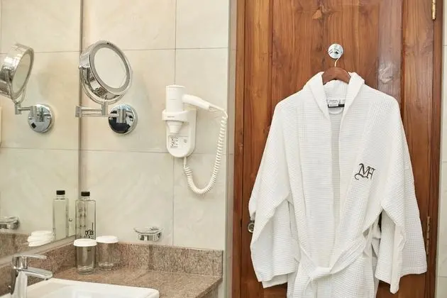 Deluxe Tek Büyük Yataklı Oda, 1 Çift Kişilik Yatak, Sigara İçilmez, Bahçe Manzaralı