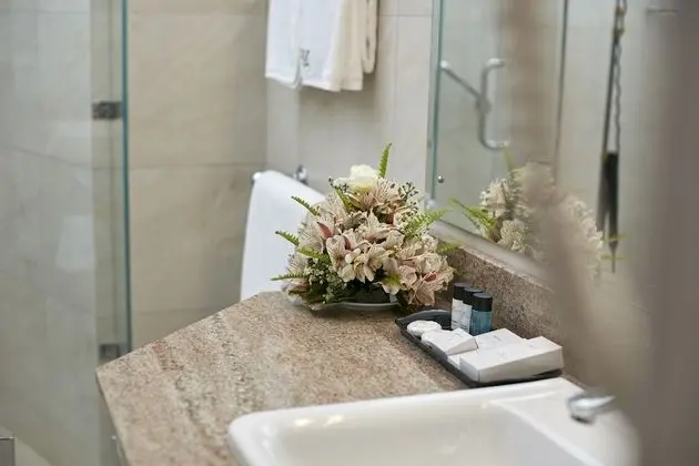 Deluxe Tek Büyük Yataklı Oda, 1 Çift Kişilik Yatak, Sigara İçilmez, Bahçe Manzaralı