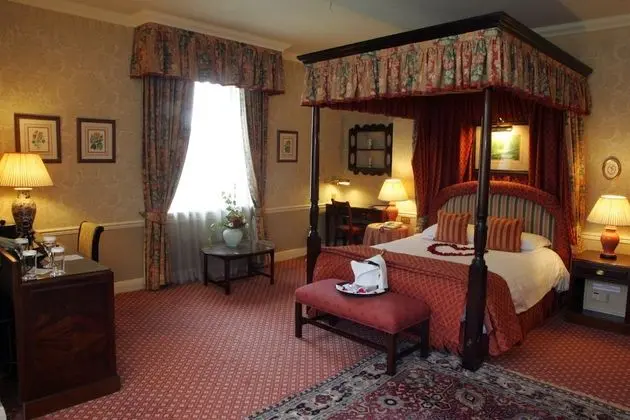 Tek Büyük Yataklı Oda (Manor Period Four Poster)