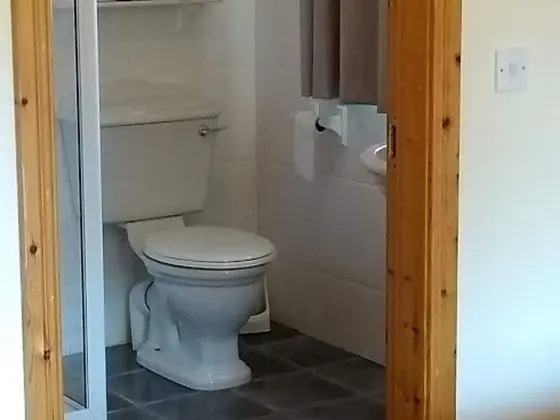 İki Ayrı Yataklı Oda, Banyolu/Duşlu