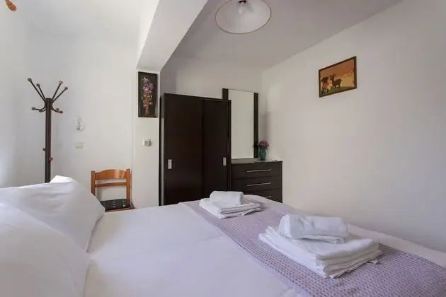 Apart Daire, 2 Yatak Odası, Veranda, Zemin Kat