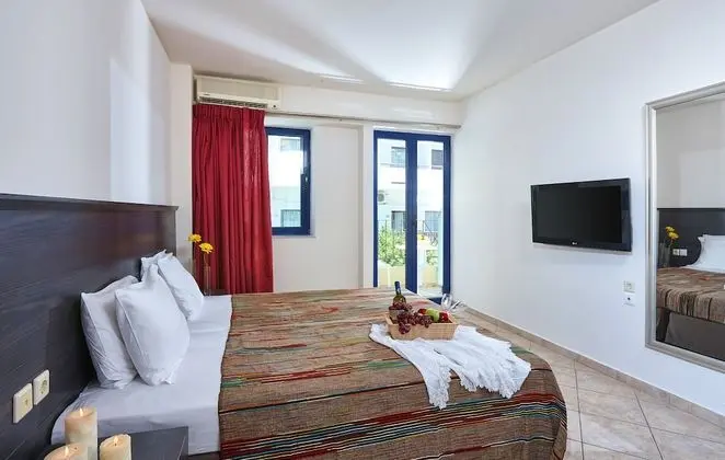 Basic Tek Büyük veya İki Ayrı Yataklı Oda