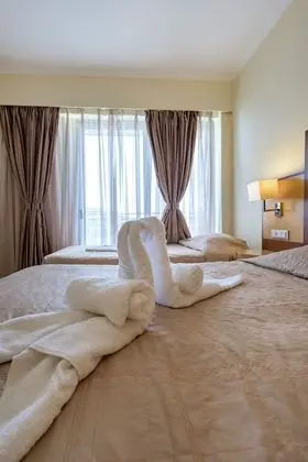 İki Ayrı Yataklı Oda (With extra bed)