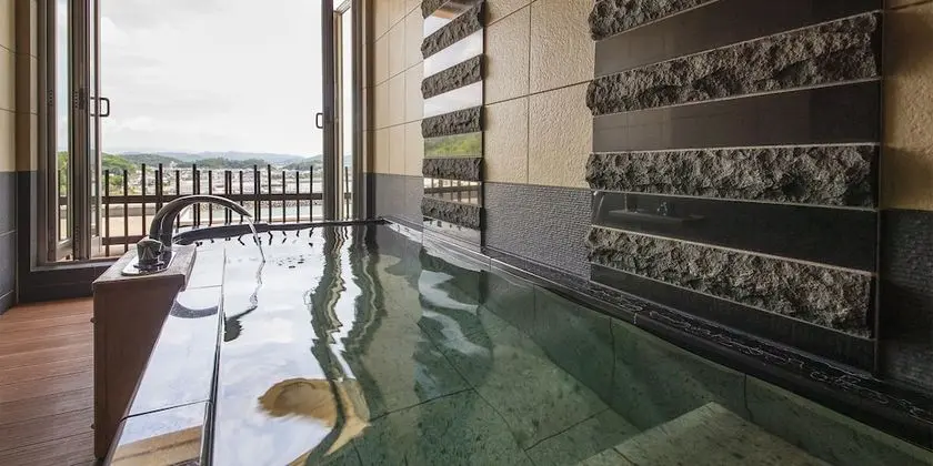 Süit, Sigara İçilmez (JPN Western, Open Air Bath, UMINOZA)