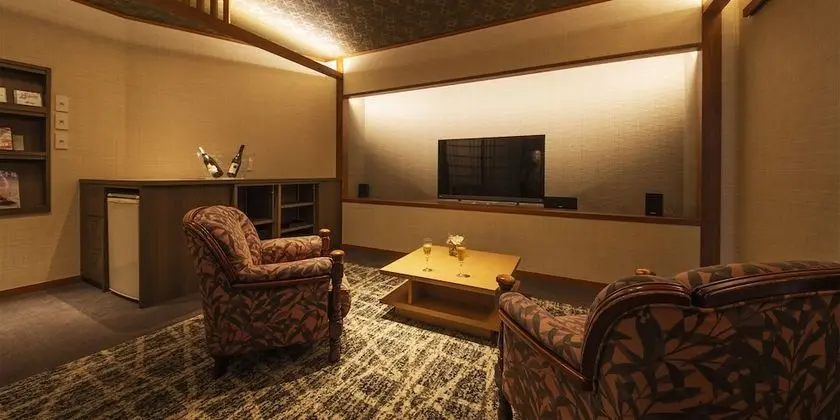 Traditional Oda, Sigara İçilmez (Japanese Style, Cinema, Open Air Bath)