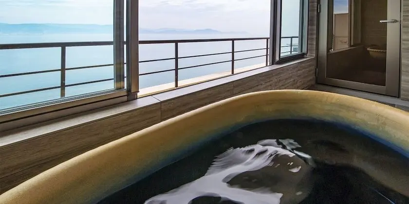 Traditional Oda, Sigara İçilmez (Japanese Style, Cinema, Open Air Bath)