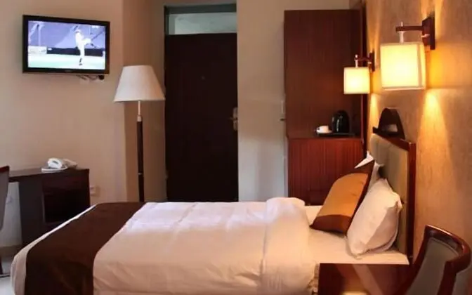 Deluxe Tek Büyük Yataklı Oda, 1 En Büyük (King) Boy Yatak, Engellilere Uygun, Şehir Manzaralı