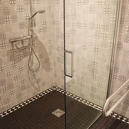 Tek Büyük veya İki Ayrı Yataklı Oda, Banyolu/Duşlu, Avlu Manzaralı (Pet Friendly Double/Twin)