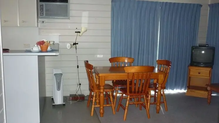 Basic Kulübe, 2 Yatak Odası, Sigara İçilmez, Küçük Mutfak (Mansfield Country cabins)