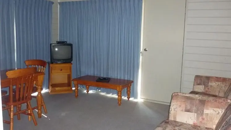 Basic Kulübe, 2 Yatak Odası, Sigara İçilmez, Küçük Mutfak (Mansfield Country cabins)