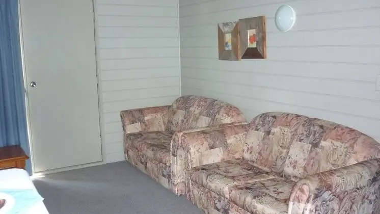 Basic Kulübe, 2 Yatak Odası, Sigara İçilmez, Küçük Mutfak (Mansfield Country cabins)