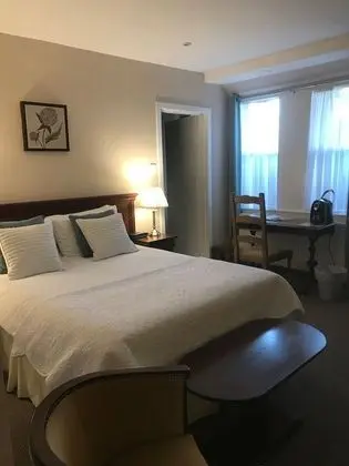 Basic Tek Büyük Yataklı Oda