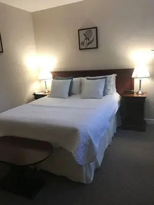 Basic Tek Büyük Yataklı Oda