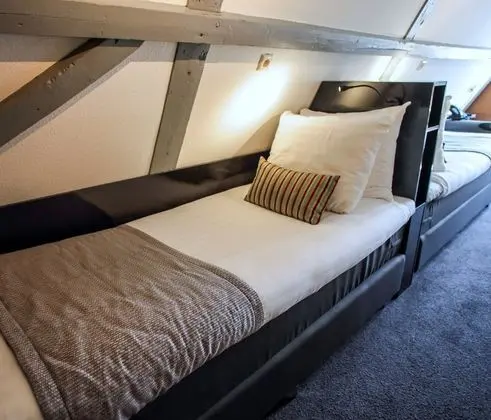 Souterrain Quad Room with Limited View