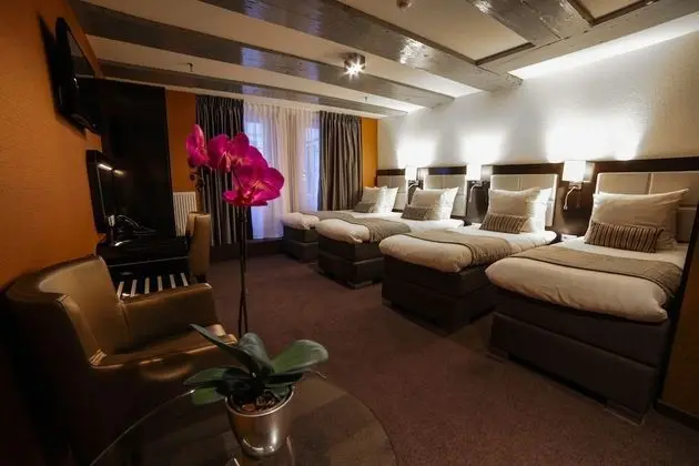 Souterrain Quad Room with Limited View