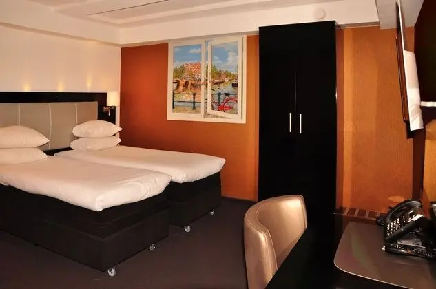 Souterrain Twin Room