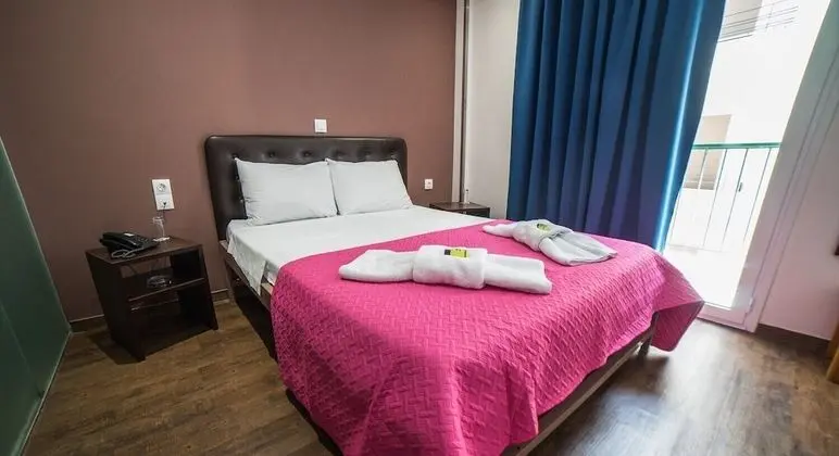 Tek Büyük veya İki Ayrı Yataklı Oda
