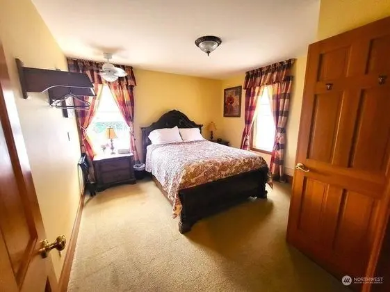 Deluxe Tek Büyük Yataklı Oda, 1 Büyük (Queen) Boy Yatak, Şömine, Avlu Manzaralı