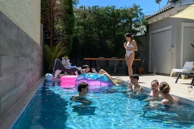 Deluxe Apart Daire, 3 Yatak Odası, Kişiye Özel Havuzlu, Zemin Kat