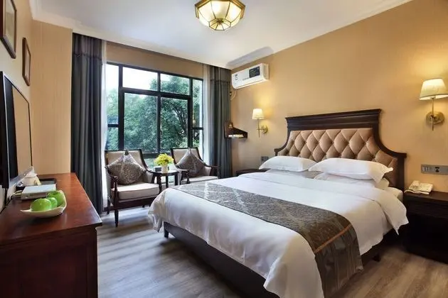 Deluxe Tek Büyük Yataklı Oda