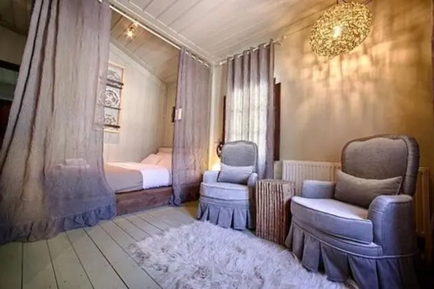 Comfort Tek Büyük Yataklı Oda