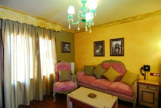 Comfort Tek Büyük Yataklı Oda