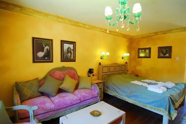 Comfort Tek Büyük Yataklı Oda