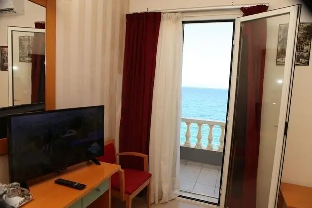 Üç Kişilik Oda, Balkon, Şehir Manzaralı
