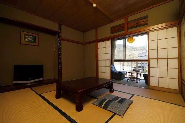 Traditional Oda, Ortak Banyo (13-17sqm)