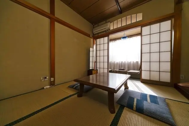 Traditional Oda, Ortak Banyo (25sqm)