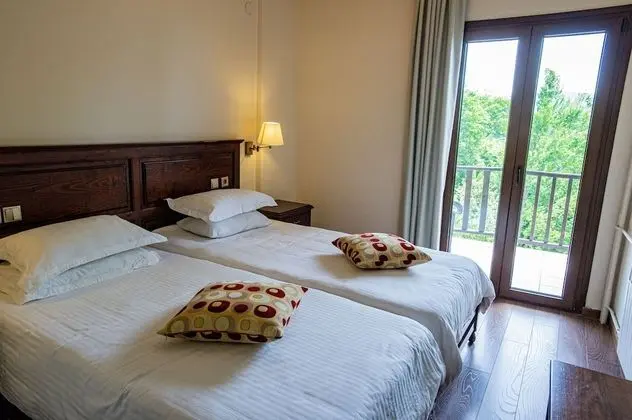 Tek Büyük veya İki Ayrı Yataklı Oda, Balkon, Dağ Manzaralı