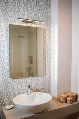 Üç Kişilik Oda