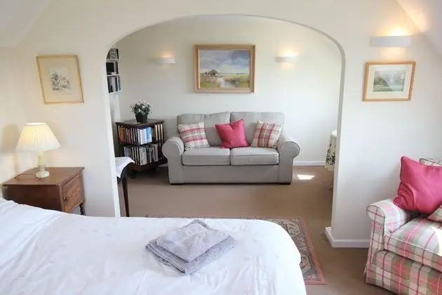 Valley View Apartment