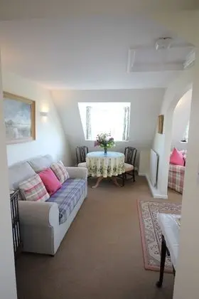 Valley View Apartment