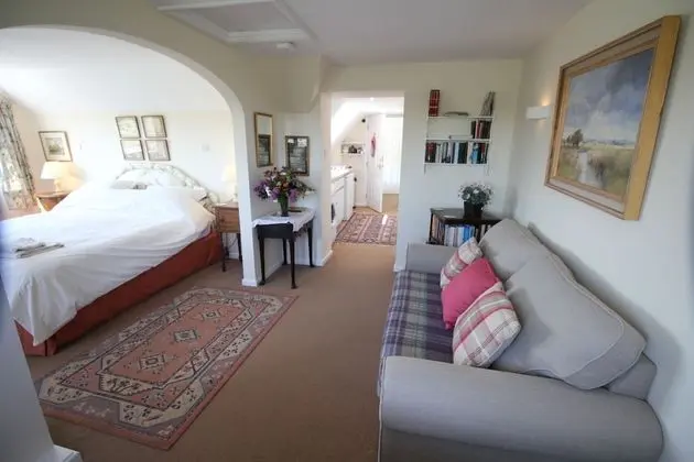 Valley View Apartment