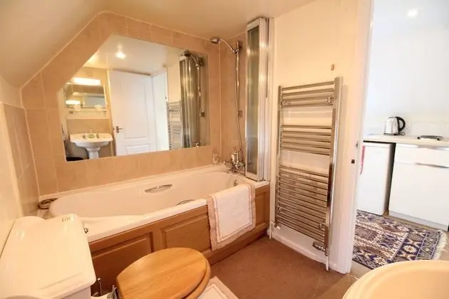 Valley View Apartment