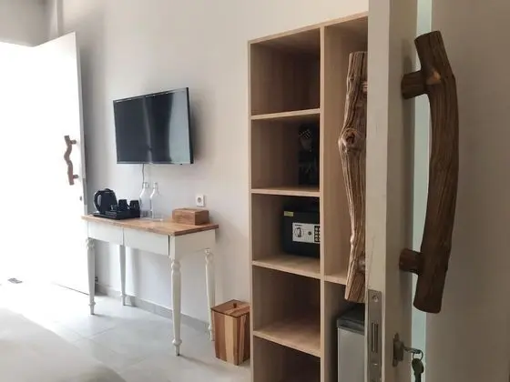 Deluxe Tek Büyük veya İki Ayrı Yataklı Oda, Havuz Manzaralı