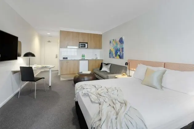 Stüdyo (No Housekeeping)