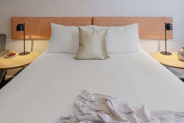 Stüdyo (No Housekeeping)