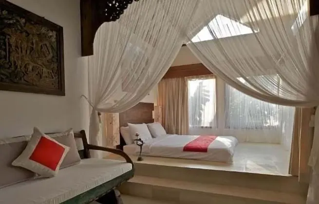 Bungalov, Havuz Manzaralı