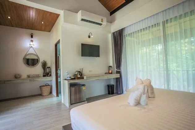 Deluxe Tek Büyük Yataklı Oda, Bahçe Manzaralı
