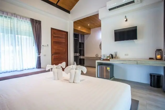 Deluxe Tek Büyük Yataklı Oda, Bahçe Manzaralı