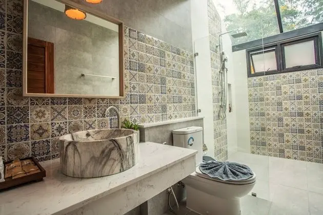 Deluxe Tek Büyük Yataklı Oda, Bahçe Manzaralı