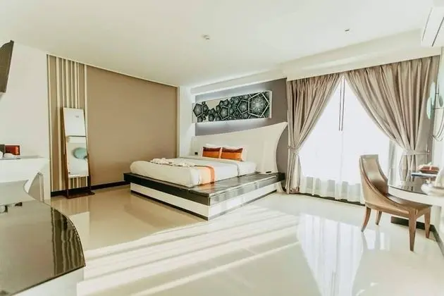Superior king bed