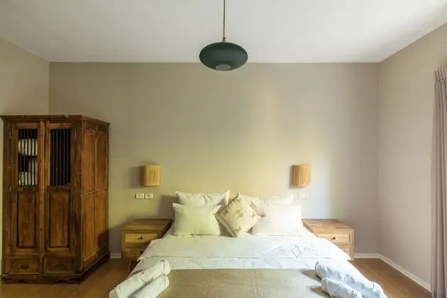 Small Room with Shared Bathroom