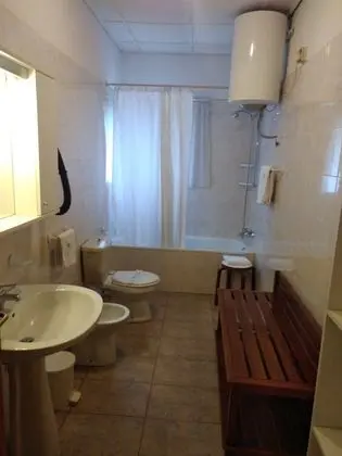 Deluxe Tek Büyük Yataklı Oda, 1 Çift Kişilik Yatak, Sigara İçilmez, Banyolu/Duşlu