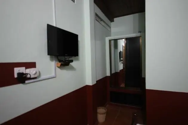Deluxe Tek Büyük Yataklı Oda, Bahçeli